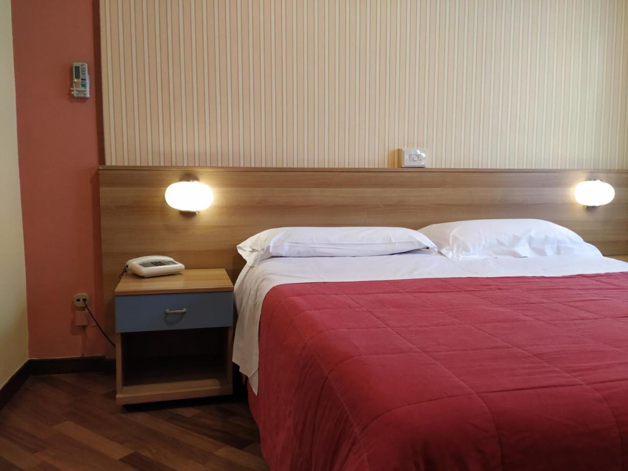 קמוגלי Augusta Albergo B&B מראה חיצוני תמונה